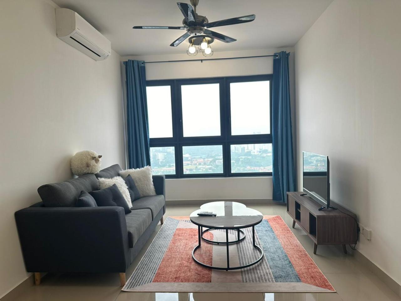 M Vertica Kl Residences *